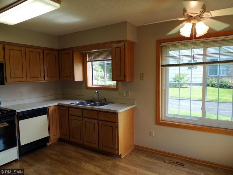 8545 Corcoran Pa, Inver Grove Heights, MN 55076