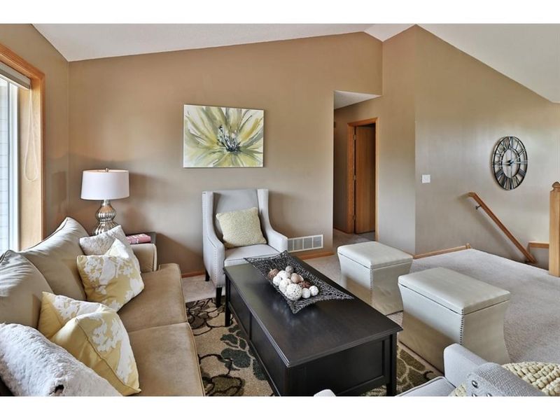 13863 Bluewing Dr, Rogers, MN 55374