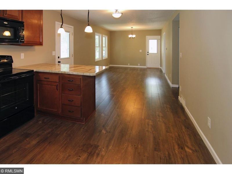 38982 2nd Ave, North Branch, MN 55056