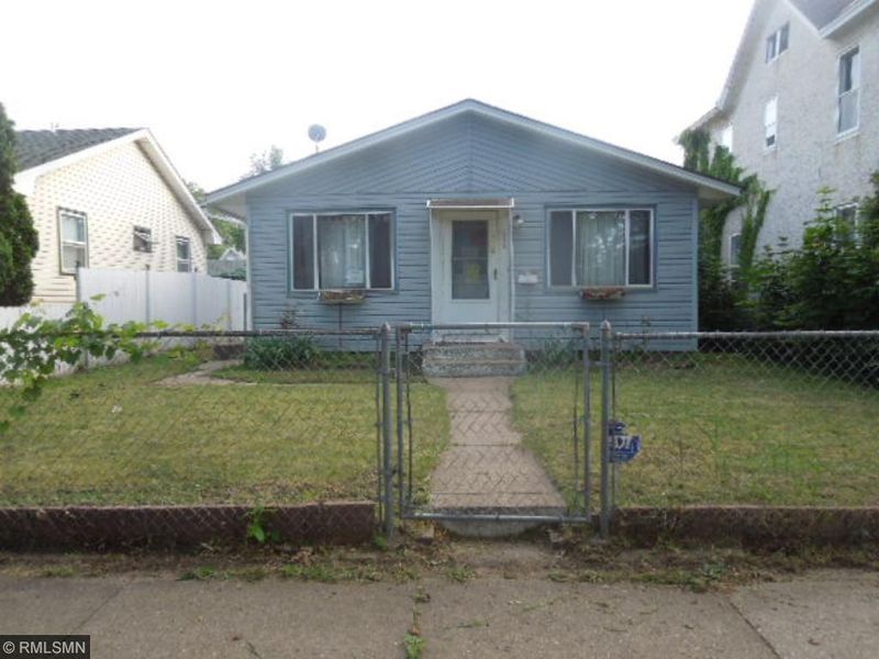 214 Winifred St E, Saint Paul, MN 55107