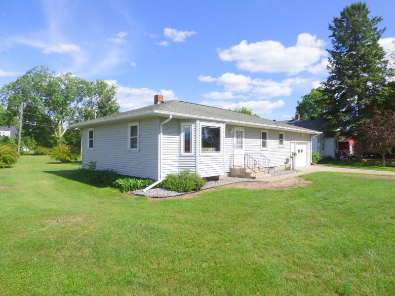 201 5th St SW, Little Falls, MN 56345