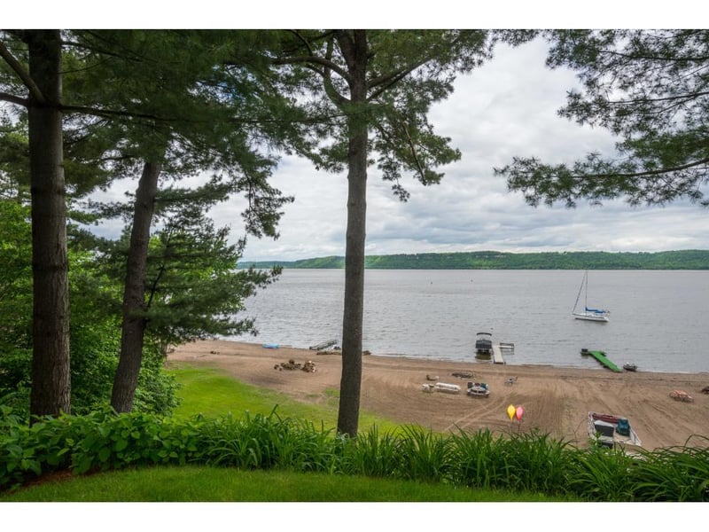 31587 Lakeview Ave, Red Wing, MN 55066