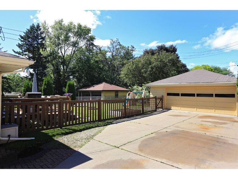 1449 Arlington Ave E, Saint Paul, MN 55106
