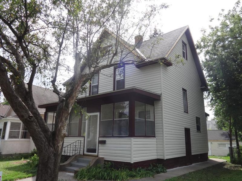 2915 Russell Ave N, Minneapolis, MN 55411