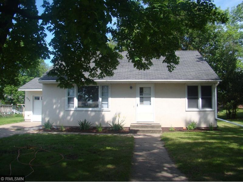 403 S Main St, Upsala, MN 56384