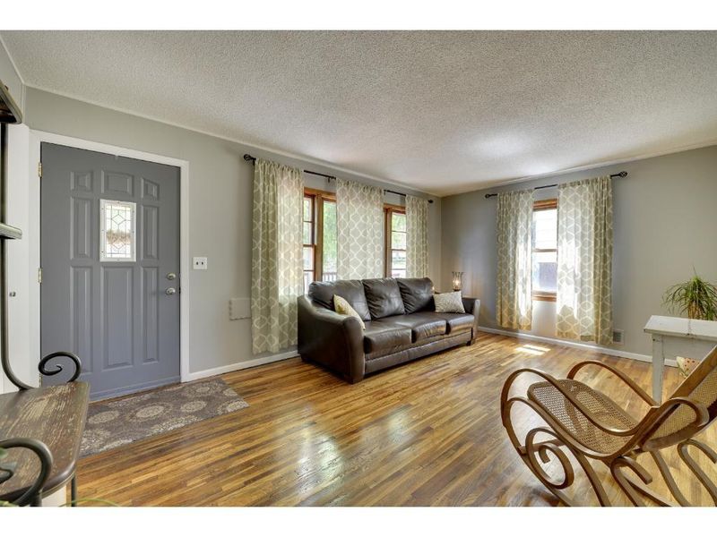 4306 7th St NE, Columbia Heights, MN 55421