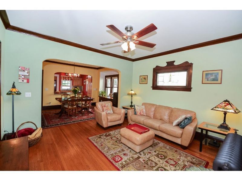 1079 Osceola Ave, Saint Paul, MN 55105