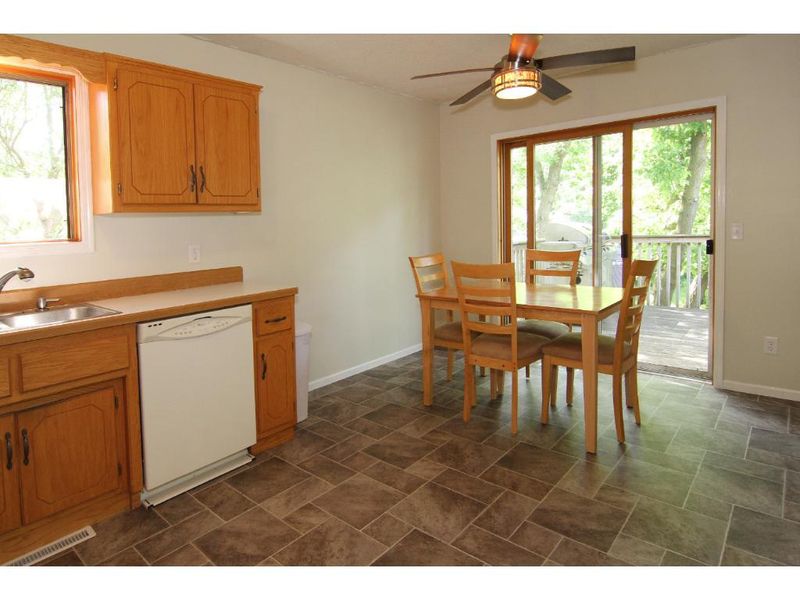 6113 Maple St, North Branch, MN 55056