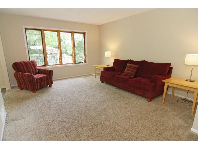 6113 Maple St, North Branch, MN 55056