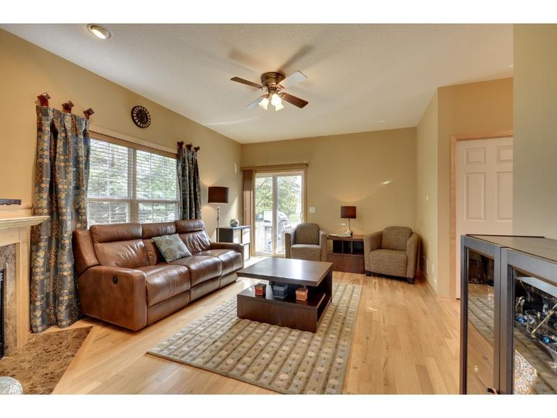 9887 Switch Grass Ln, Eden Prairie, MN 55347