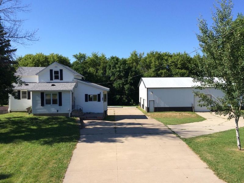 384 W Dodd Rd, Kilkenny, MN 56052