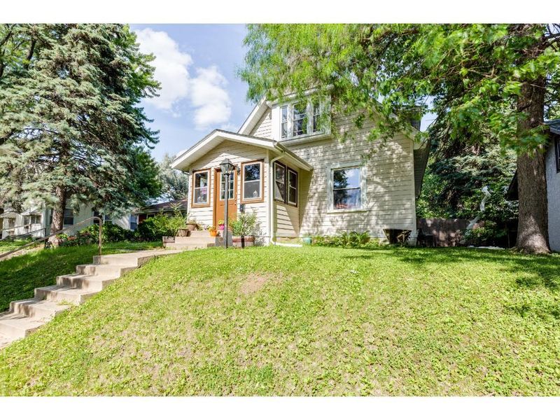 4211 1st Ave S, Minneapolis, MN 55409
