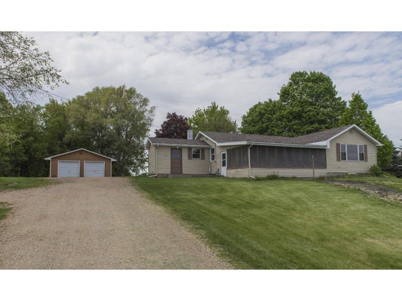 6995 Oakwood Ave NE, Elk River, MN 55330