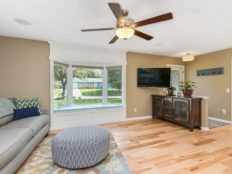 1615 127th Ave NW, Coon Rapids, MN 55448