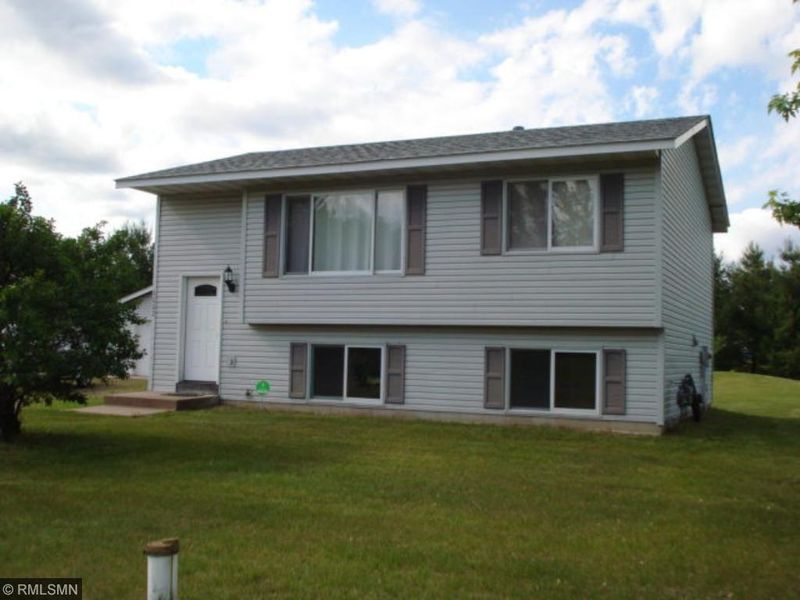 6002 373rd St, North Branch, MN 55056