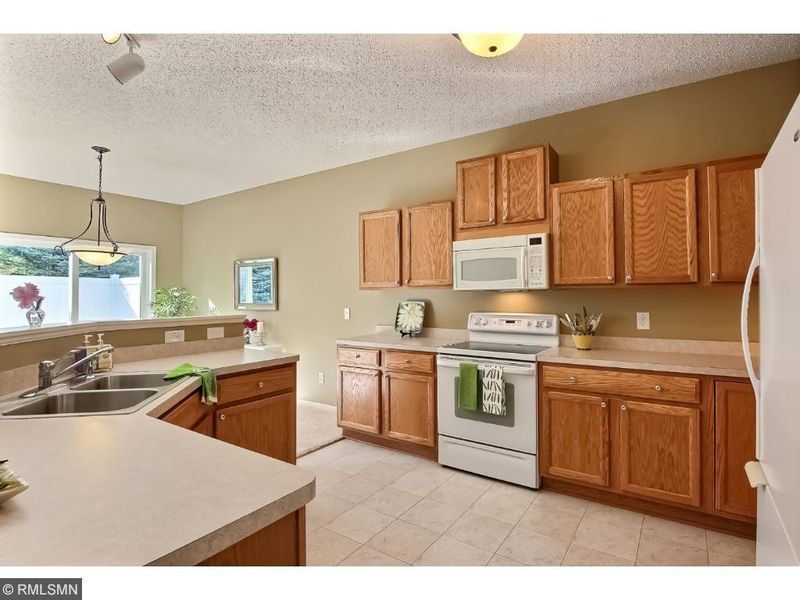 1681 Skywood Ln, Eagan, MN 55122