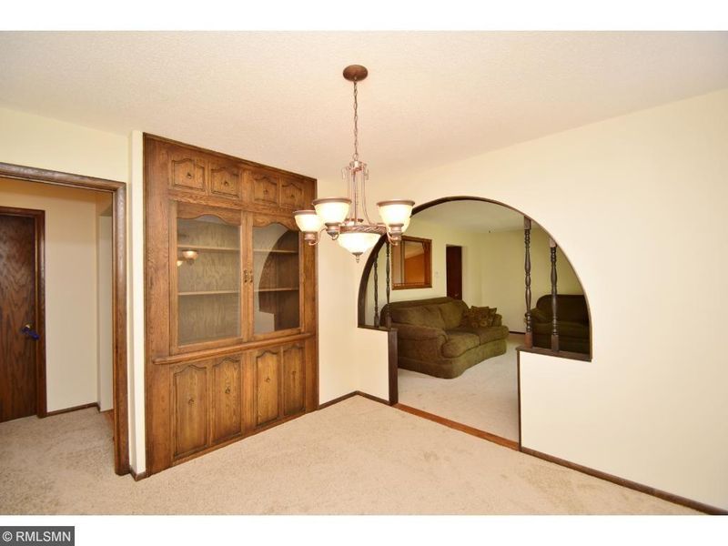10450 Uplander St NW, Coon Rapids, MN 55433