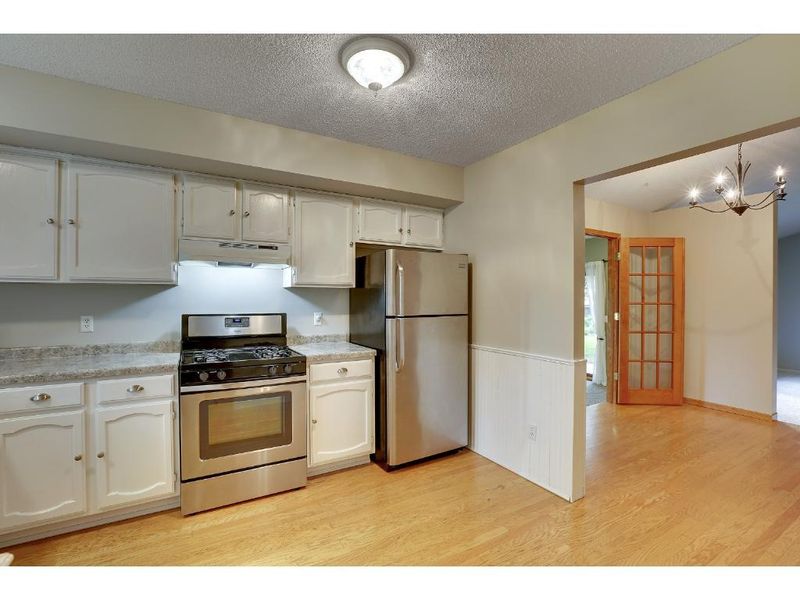 9555 98th Pl N, Maple Grove, MN 55369