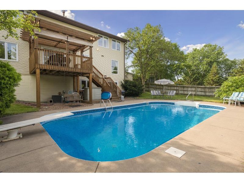 9112 78th St S, Cottage Grove, MN 55016