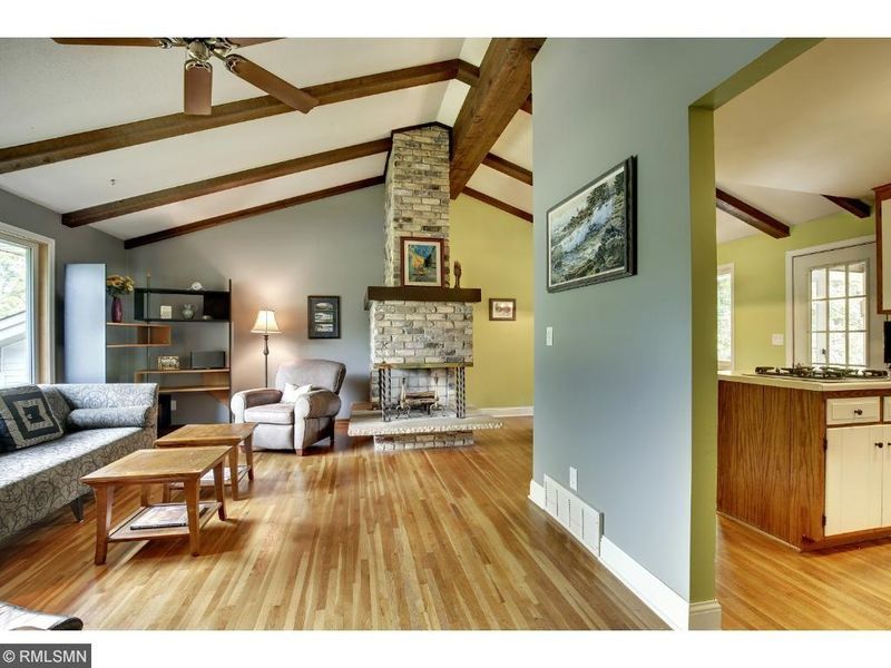 10433 Vessey Rd, Bloomington, MN 55437
