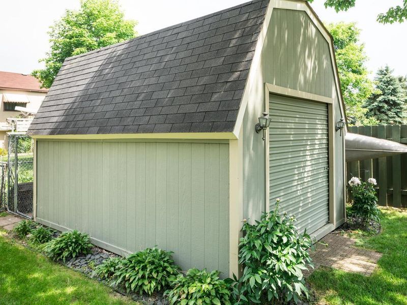 9608 Thomas Ave N, Brooklyn Park, MN 55444