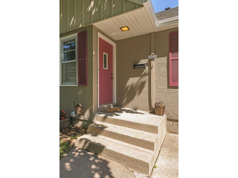 1245 5th St E, Saint Paul, MN 55106