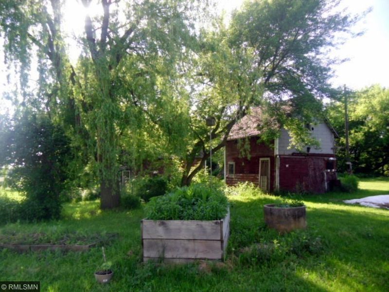 39600 Quinlan Ave, Center City, MN 55012