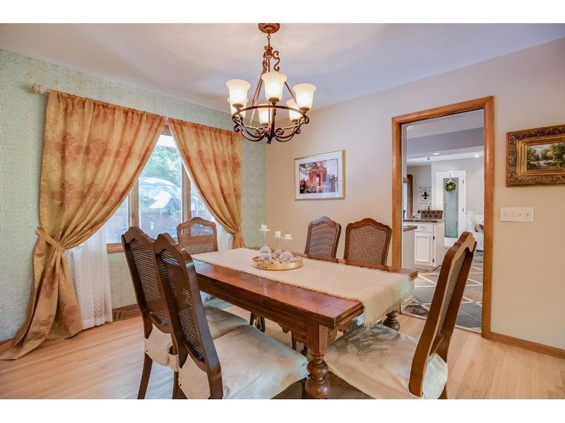 5561 Nantucket Pl, Minnetonka, MN 55345