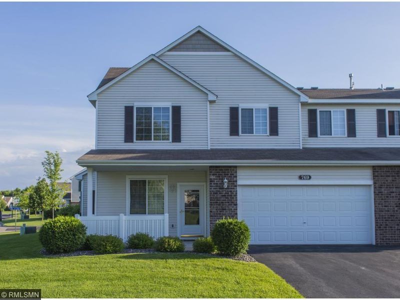 769 Willow Glen Dr, Buffalo, MN 55313