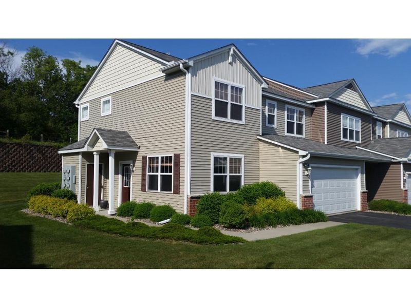 584 Ravencroft Rd, Waconia, MN 55387