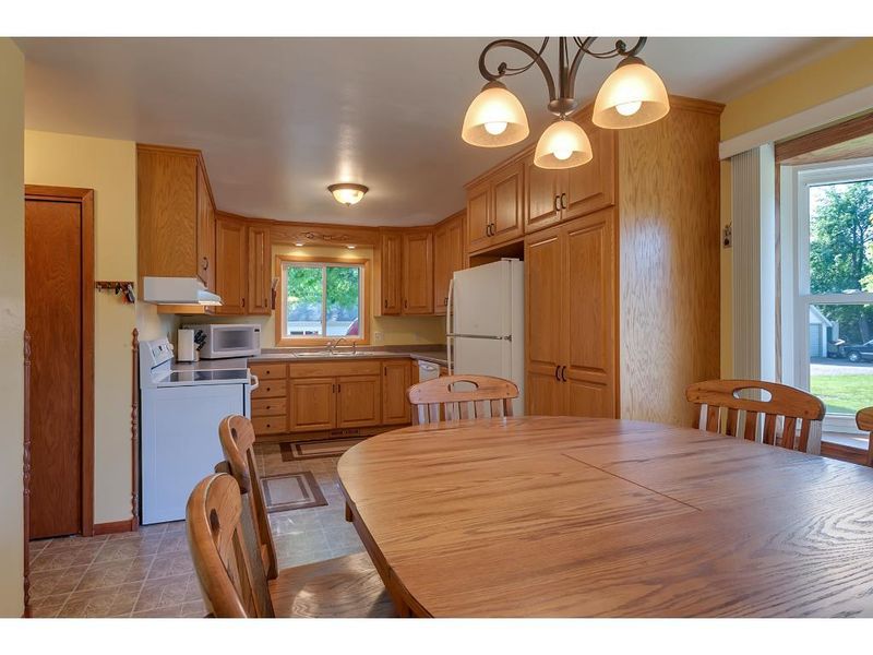 617 2nd Ave S, Sauk Rapids, MN 56379