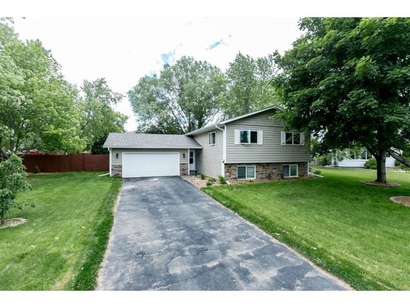 14636 Burnell Park Dr, Burnsville, MN 55306
