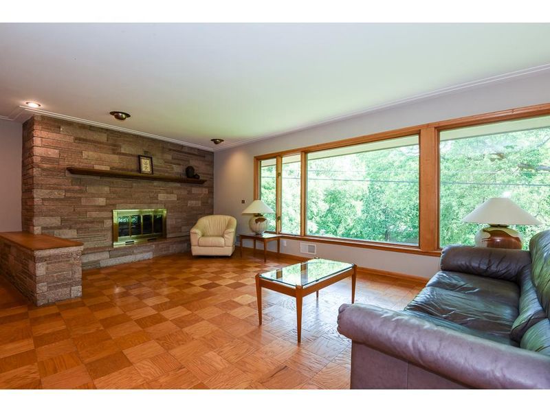 4810 Markay Rg, Golden Valley, MN 55422