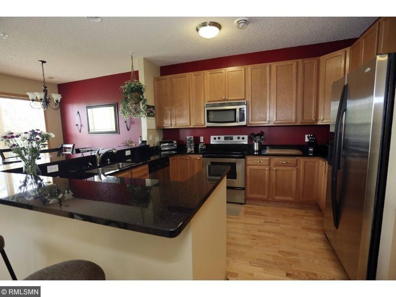 1240 County Road D E #13, Maplewood, MN 55109