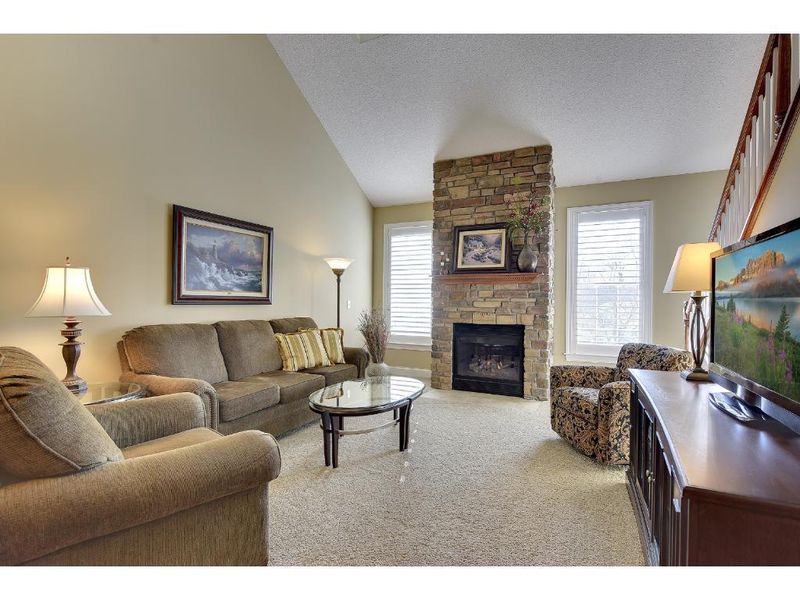1454 Steeplechase Ln, Eagan, MN 55122