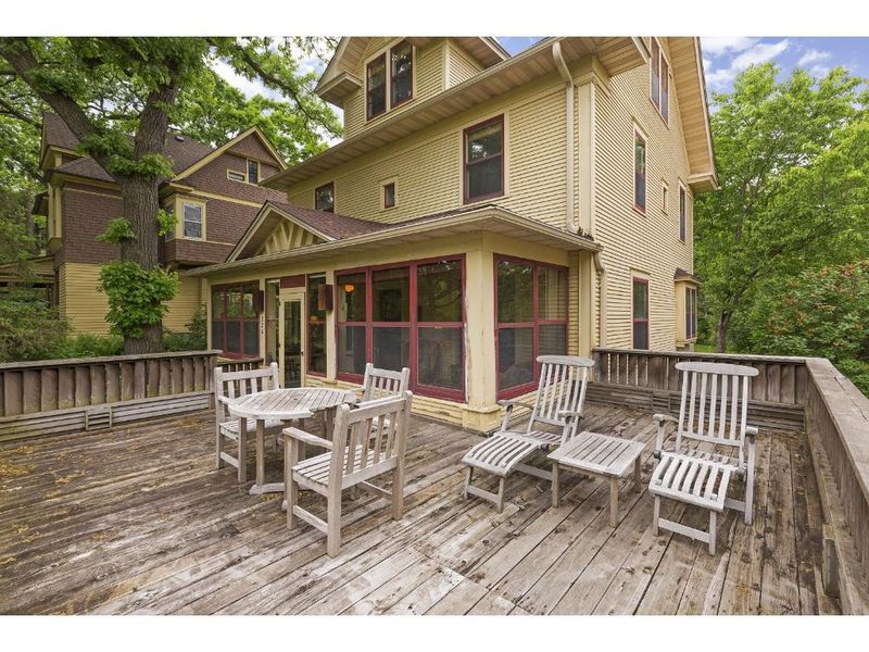 2261 Carter Ave, Saint Paul, MN 55108