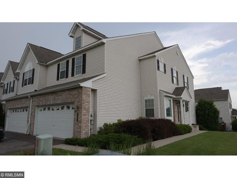 17564 Hackberry Ct, Eden Prairie, MN 55347