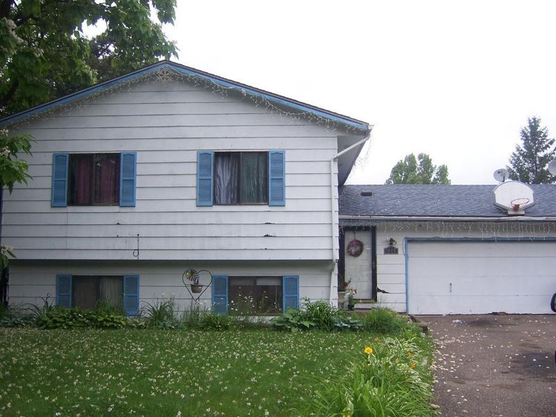 1667 Burns Ave, Saint Paul, MN 55106