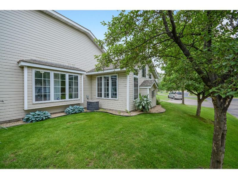 6261 Creekview Ln N, Brooklyn Park, MN 55443