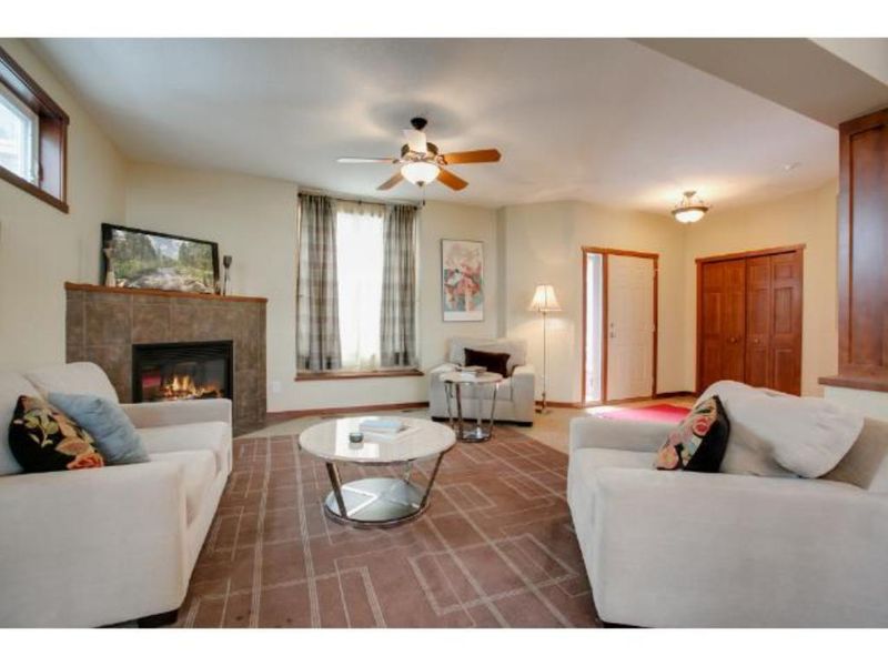 30 E 125th St, Burnsville, MN 55337