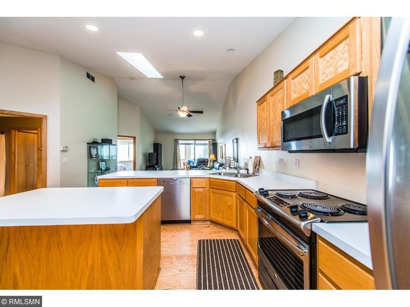 14220 Heritage Ln, Apple Valley, MN 55124