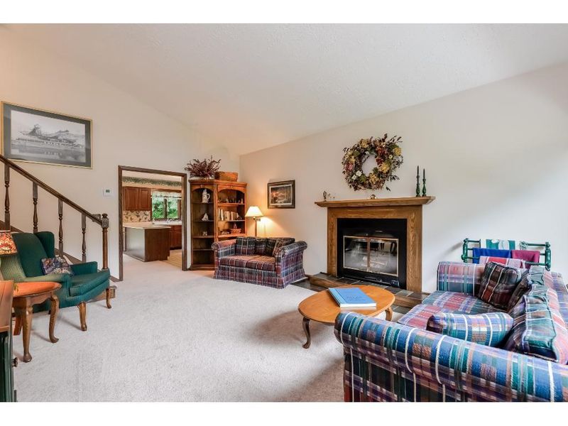 2240 Leonard Ct, Saint Paul, MN 55119