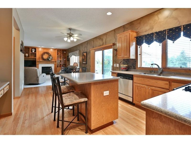 20864 Independence Ave, Lakeville, MN 55044