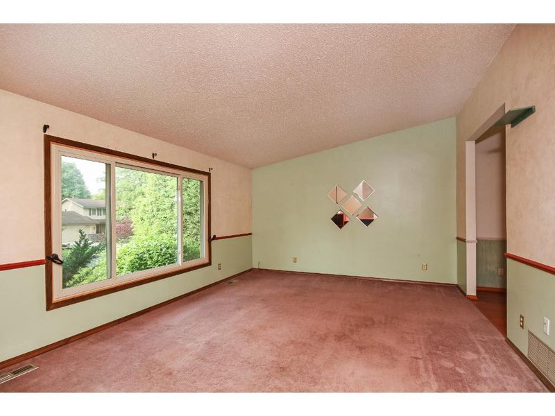 9690 Lord Ct, Eden Prairie, MN 55347