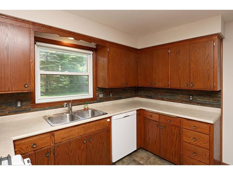 655 E 102nd St, Bloomington, MN 55420