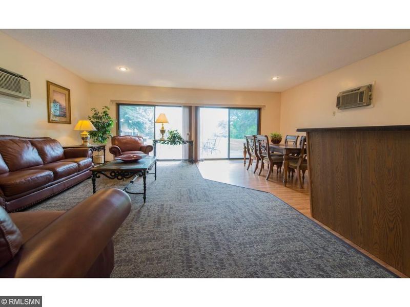 4 Pine Tree Dr #333, Arden Hills, MN 55112