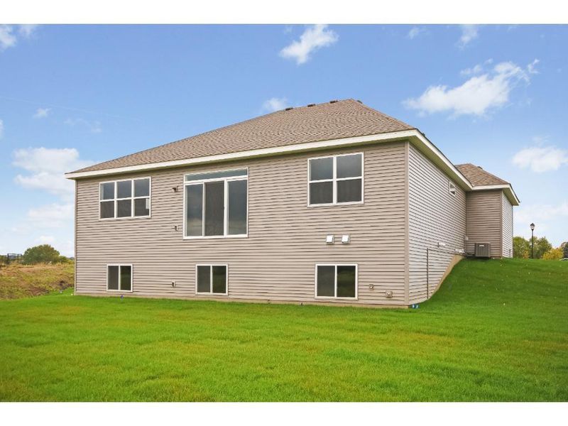 6801 133rd St, Savage, MN 55378