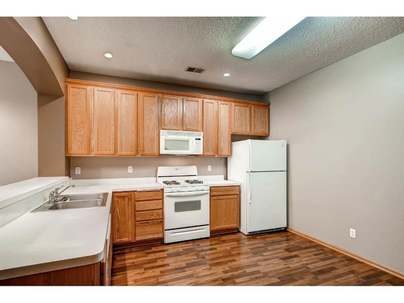 8455 Forestview Ln N #13, Maple Grove, MN 55369