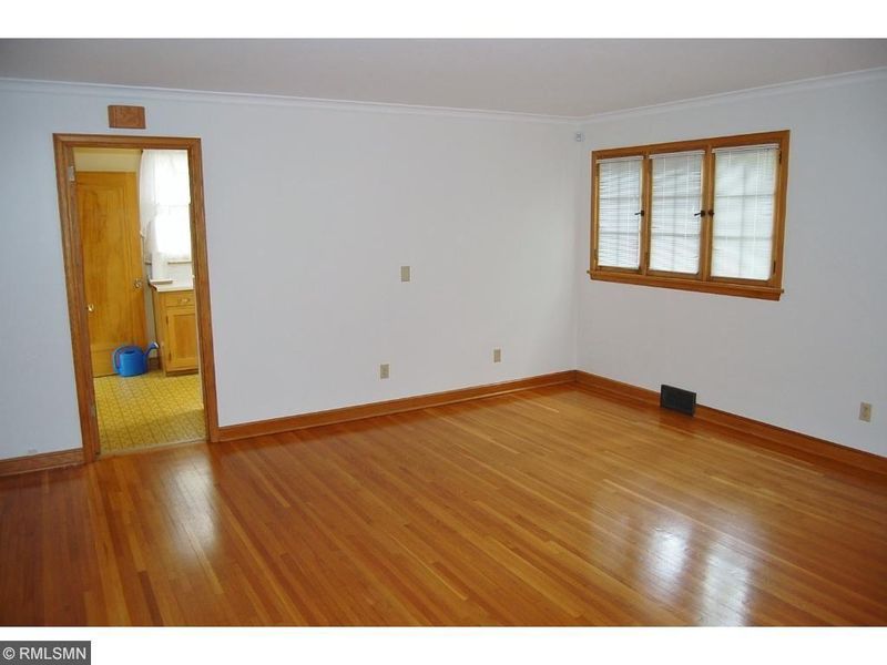 4428 Zenith Ave N, Robbinsdale, MN 55422
