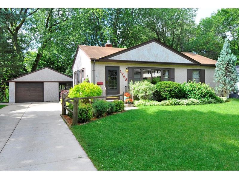 1758 Upper Afton Rd, Saint Paul, MN 55106